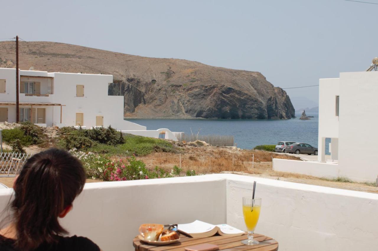 Hotel V-rooms In Milos Cyclades Pollonia
